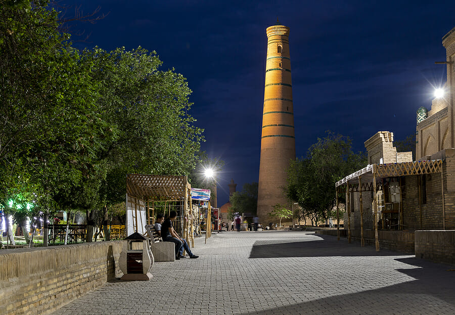 Usbekistan_Chiwa_Nachtleben_Klueger_Reisen Usbekistan_Chiwa_Nachtleben_Klueger_Reisen